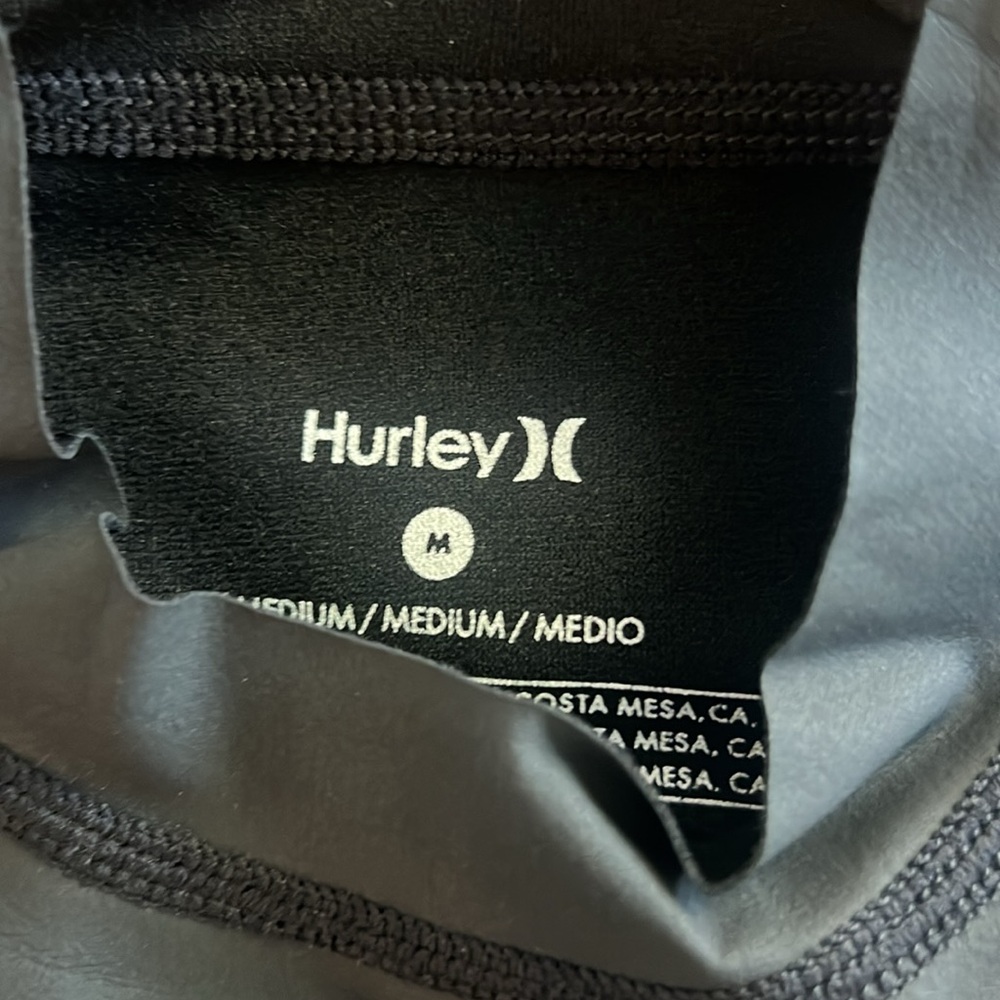 New Hurley Rash Guard Surf - Picture 2 of 5